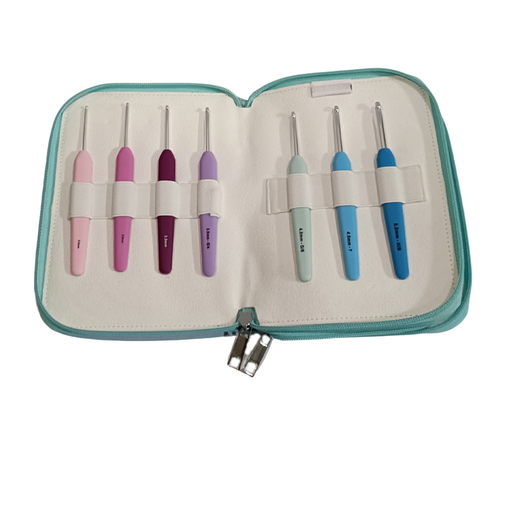 Ergonomic Crochet Hook Set with Zippered Case – 14 Sizes