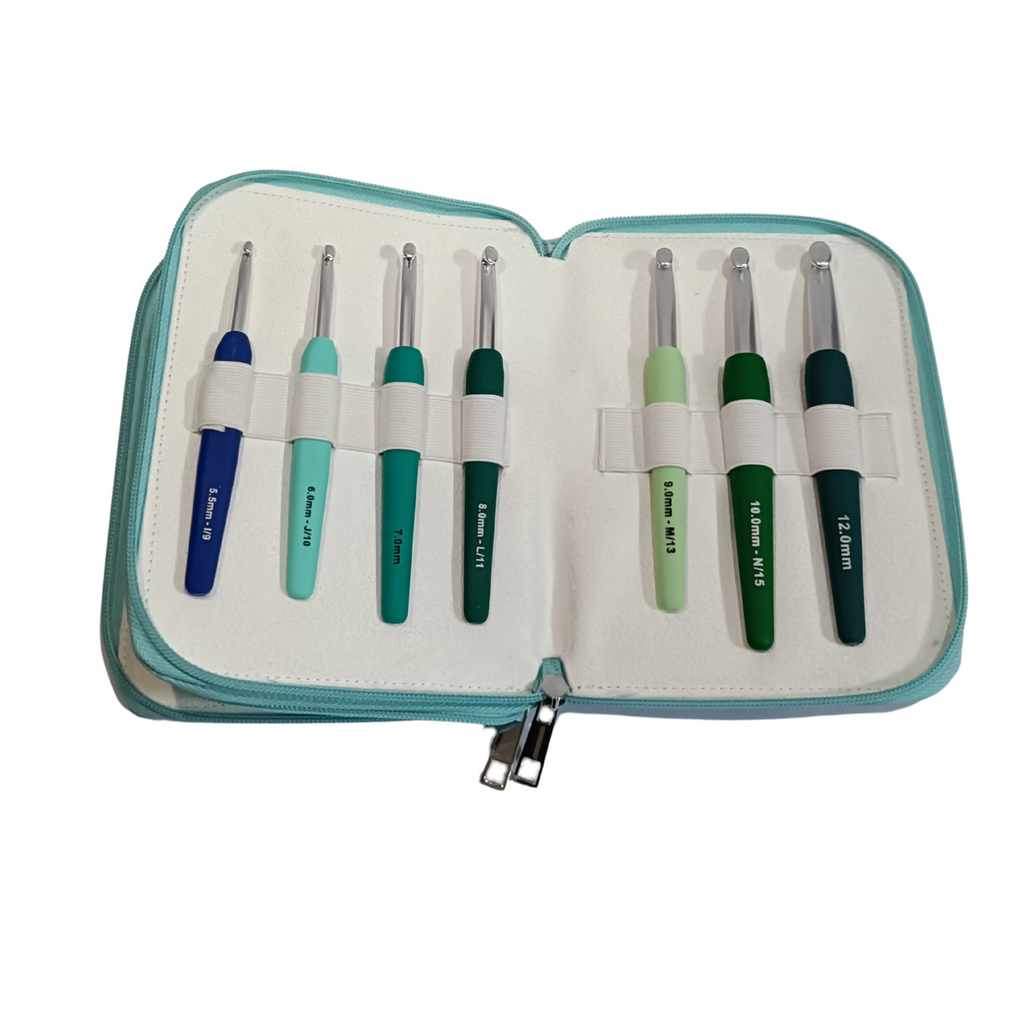 Ergonomic Crochet Hook Set with Zippered Case – 14 Sizes